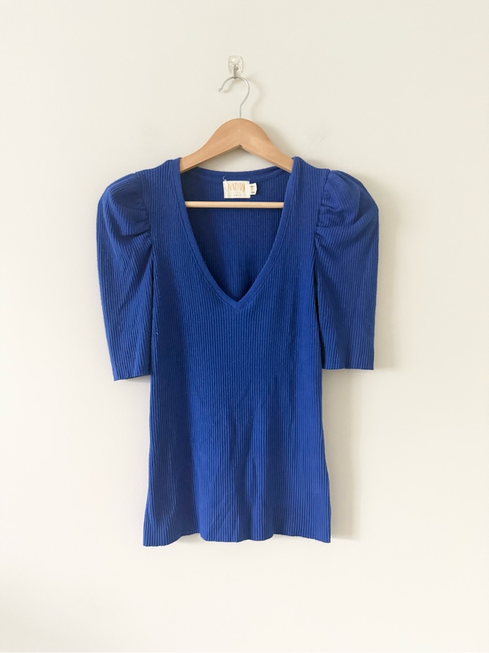 Nation LTD Blue V-Neck Ribbed Top with Puff Sleeves Size XS